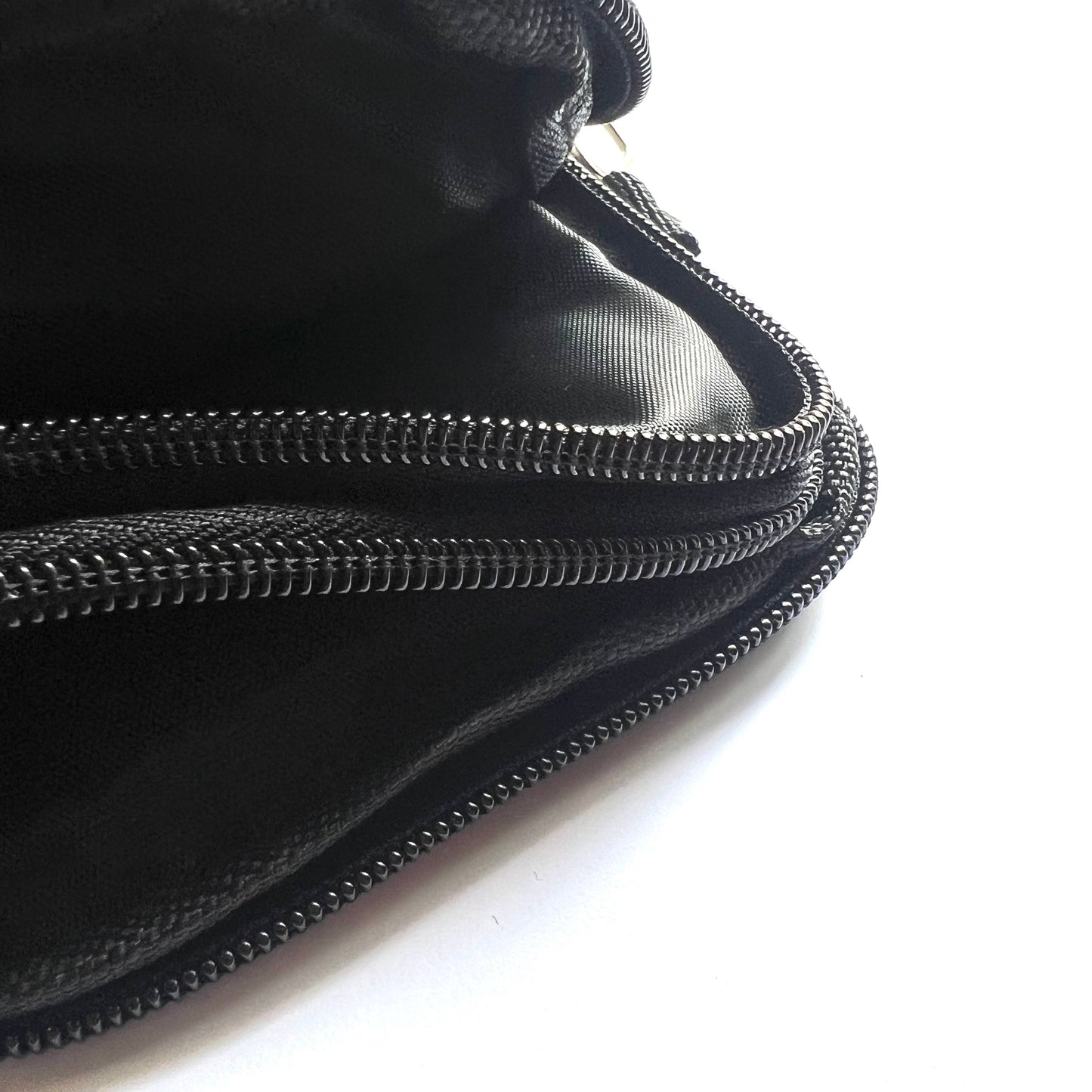Black Heart Shoulder Bag